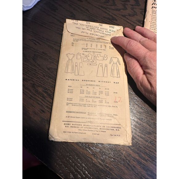 New York Sewing Pattern Casual Button front dress 1541 sz 20-38 uncut NOS - Picture 2 of 2